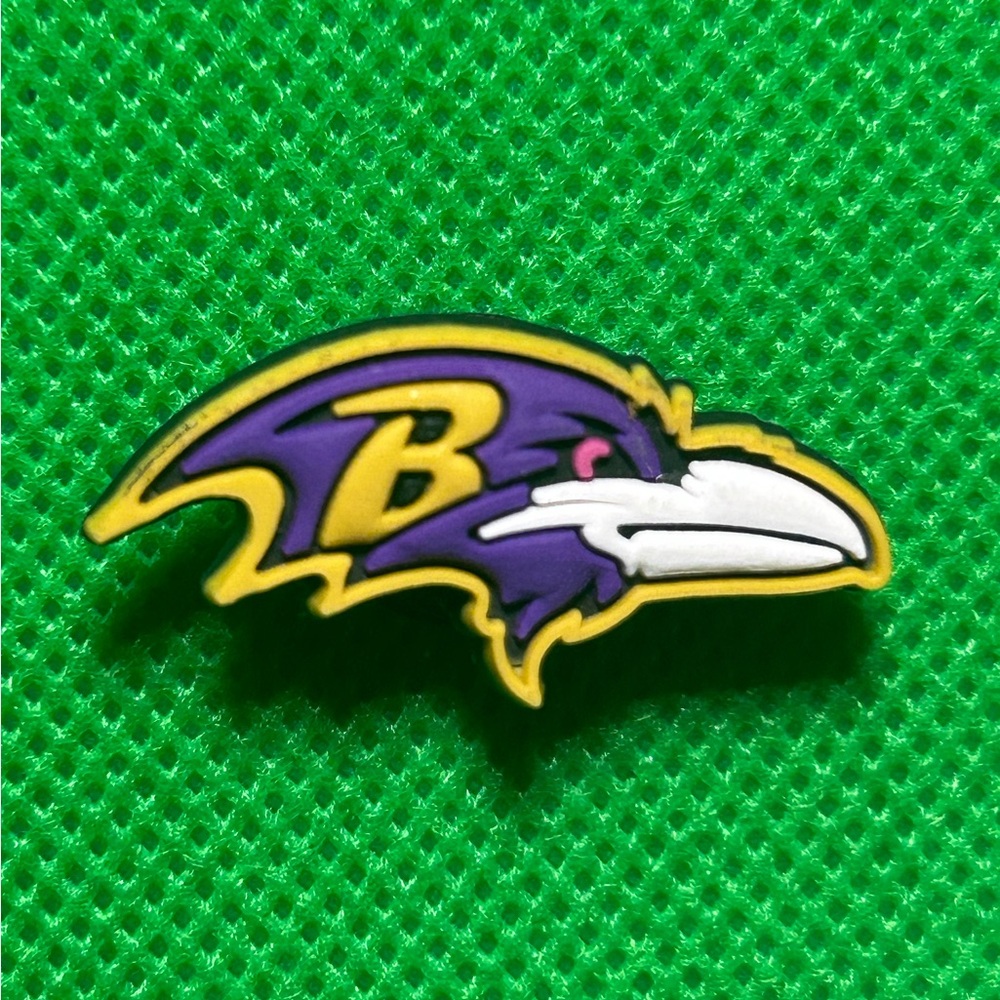 🌼 (5/$10 or 10/$15) NEW “NFL” Croc Charm Collection Baltimore Ravens Football